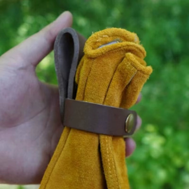 Outdoor Camping Waist Storage Clip - Key & Glove Loss Prevention Hook for Hiking & Work - Durable Leather Buckle Gadget
