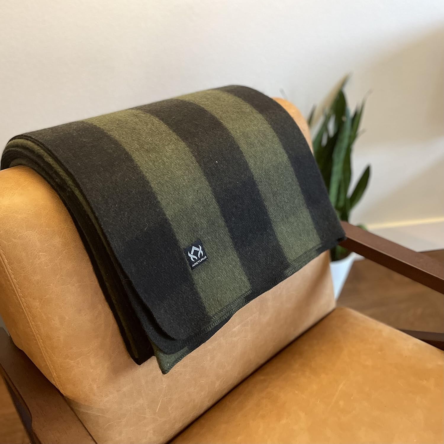 Heavyweight Military Style Wool Blanket - 80% Virgin Wool Survival Gear for Camping, Bushcraft & Emergency Kits - Washable Outdoor Stadium Blanket